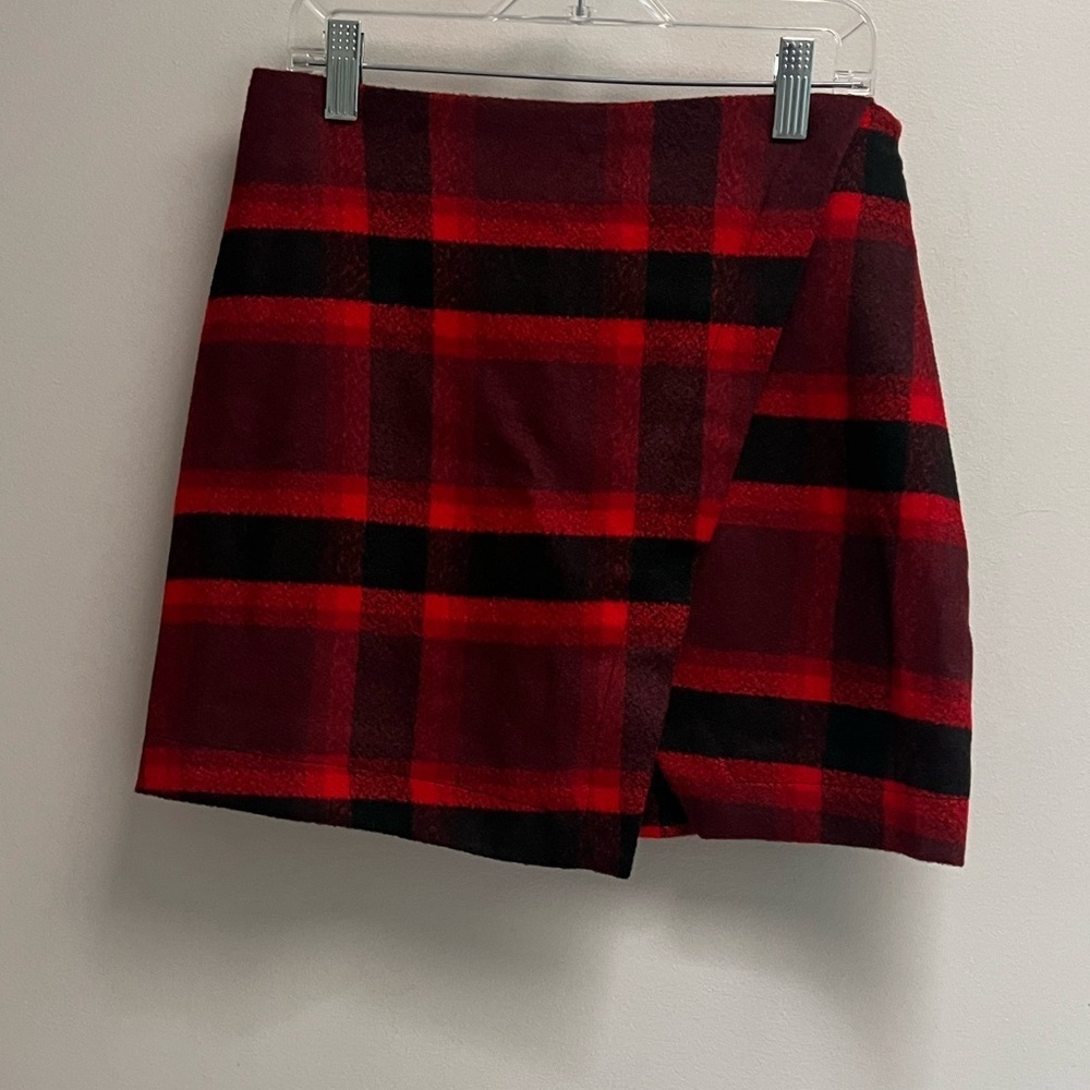 ABERCROMBIE & FITCH Women’s Red and Black Plaid Wool Mini Skirt - Size 0 - Picture 11 of 12